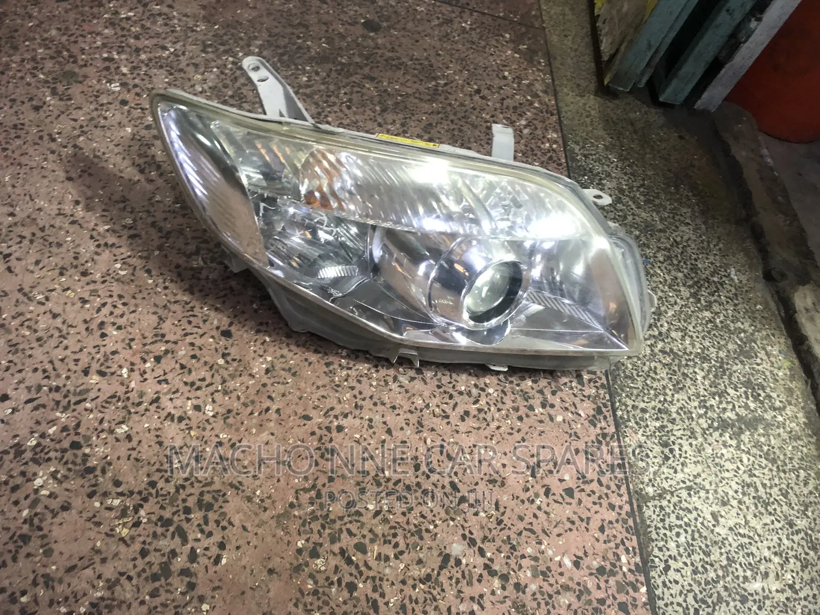 Toyota Fielder 2010 Xenon Headlight (Clear )