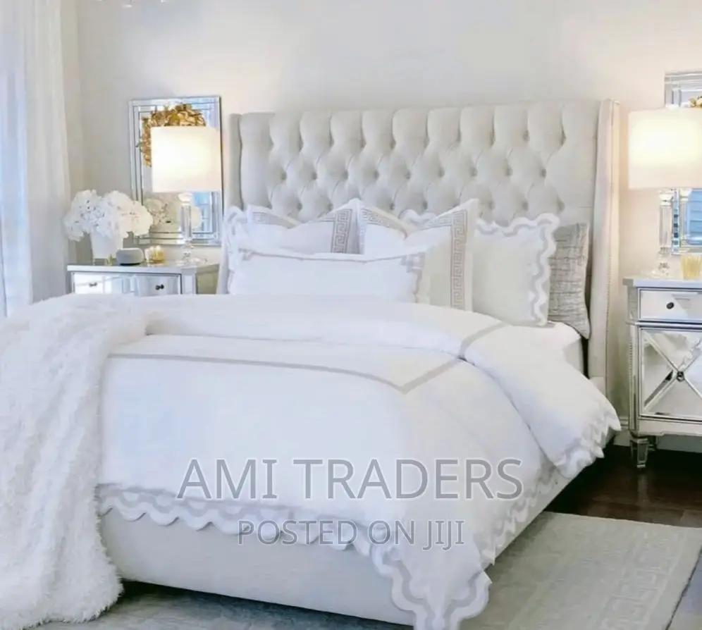 White Luxurious Chester Bed