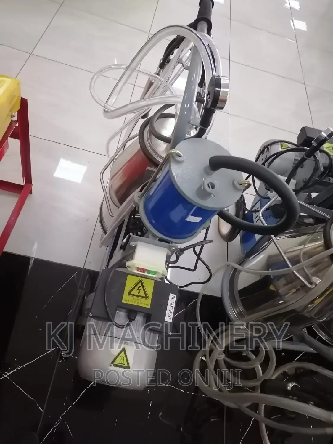 Single Cow/Bucket Milking Machine Milano Super Quality