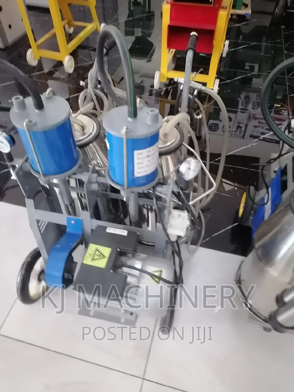 Double Bucket Milking Machine Milano Brand