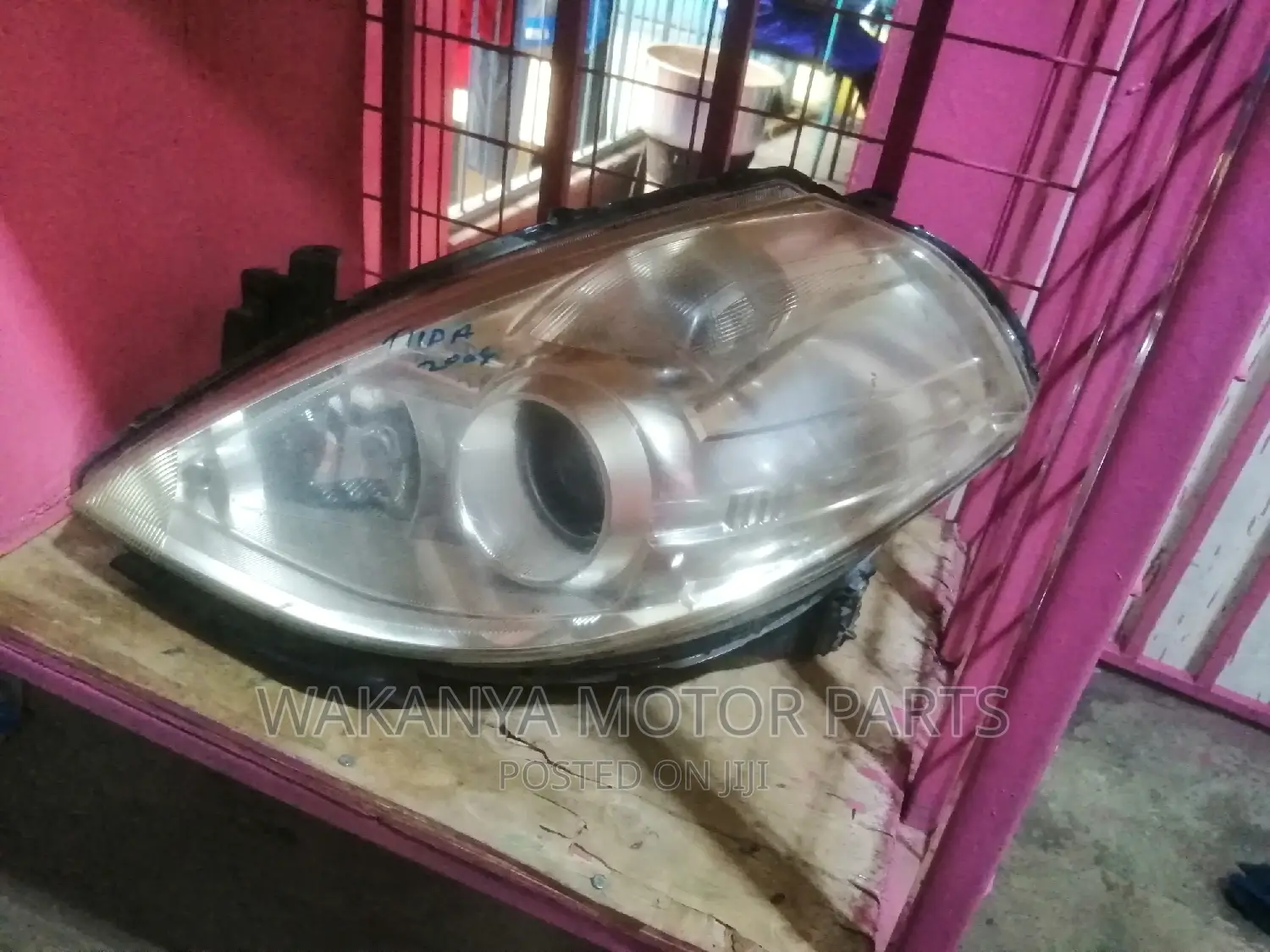 Nissan Tiida 2008/2009 Xenon Head Lamp, Clean Ex Japan Parts