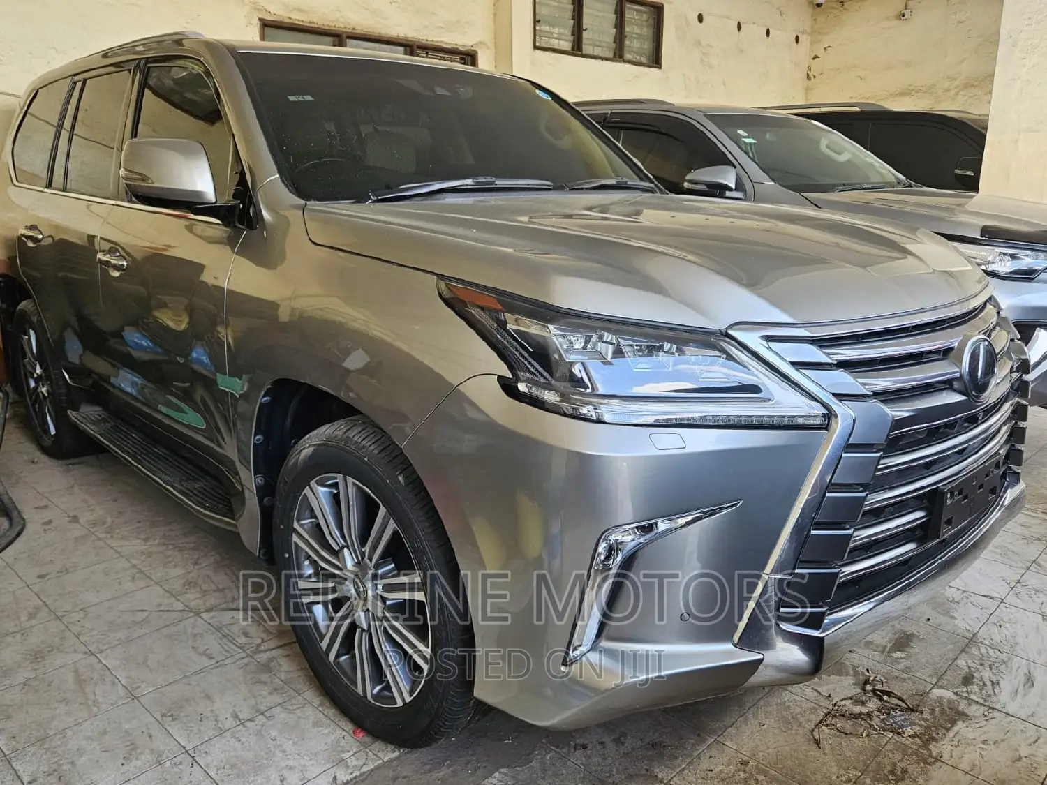 Lexus LX 2016 Silver