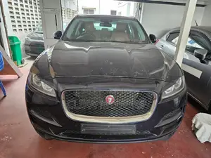 Jaguar F-Pace 2017 Black