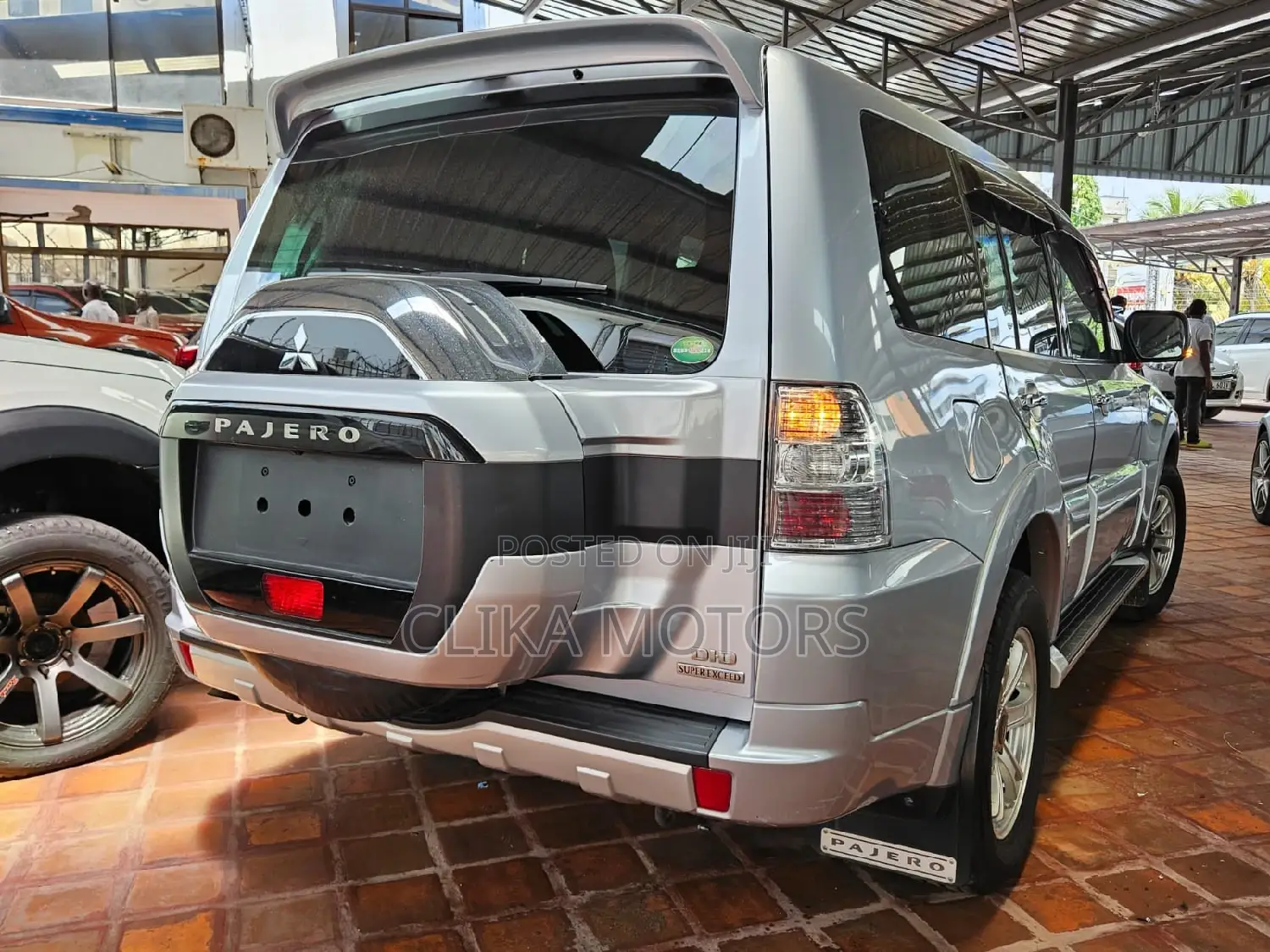 Mitsubishi Pajero V80 3.2 DI-D 2016 Black