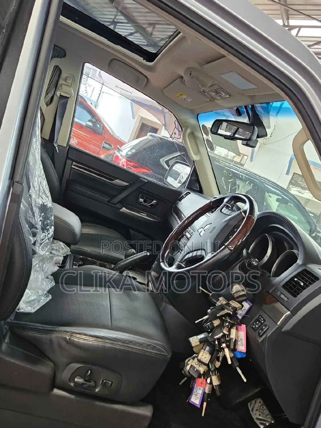 Mitsubishi Pajero V80 3.2 DI-D 2016 Black