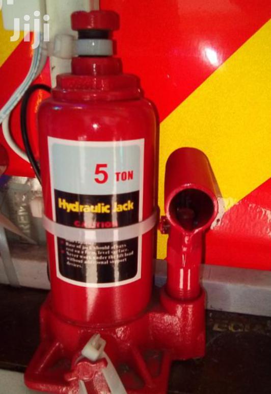 New 5 Ton Hydraulic Jack. Free Delivery Within Nairobi Town