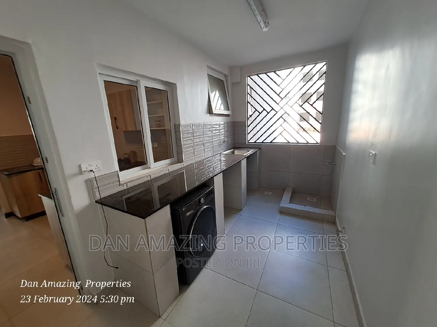 3bdrm Apartment in Airport Rd Ensuite, Gateway Mall Area for sale