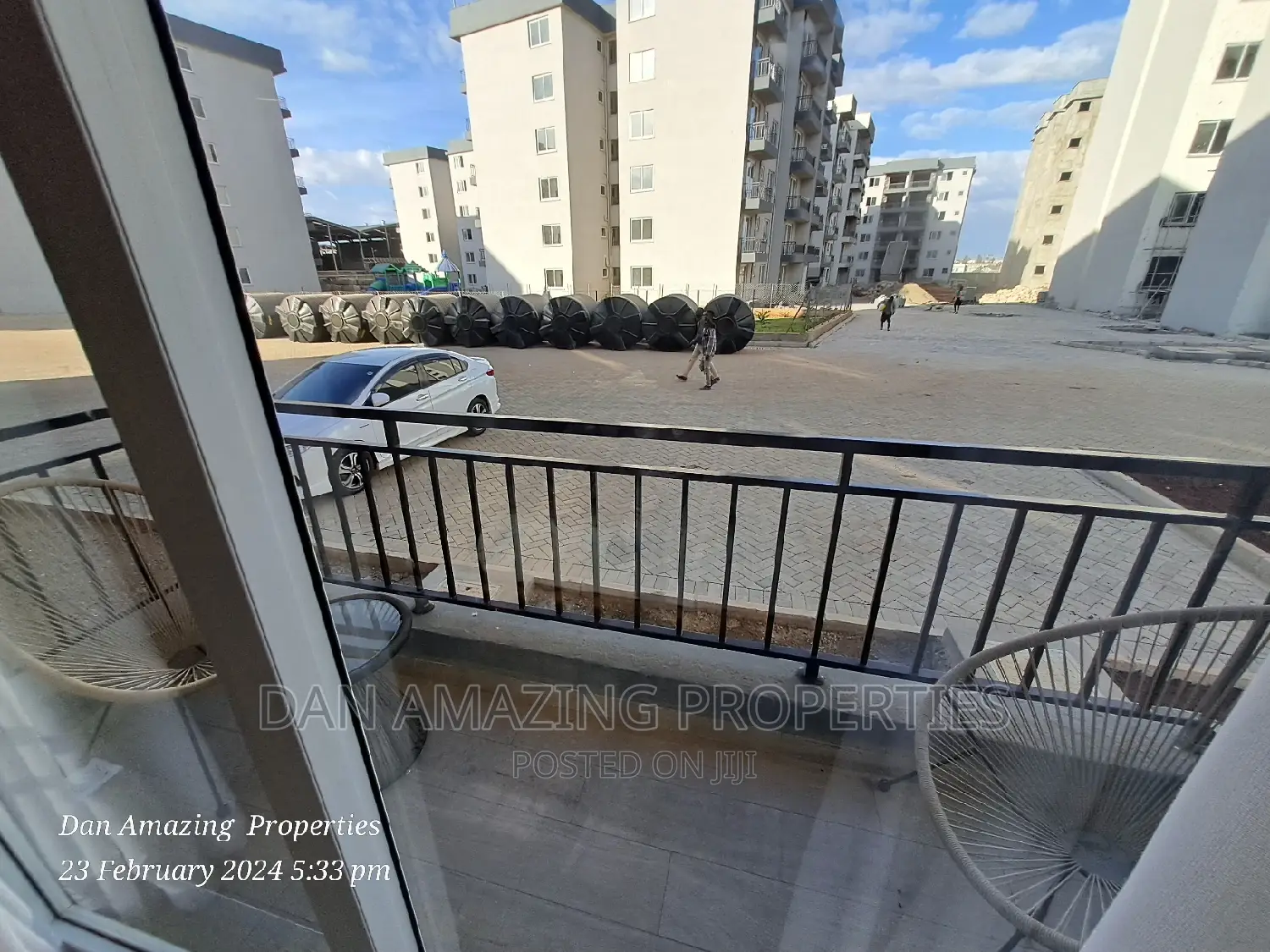 3bdrm Apartment in Airport Rd Ensuite, Gateway Mall Area for sale