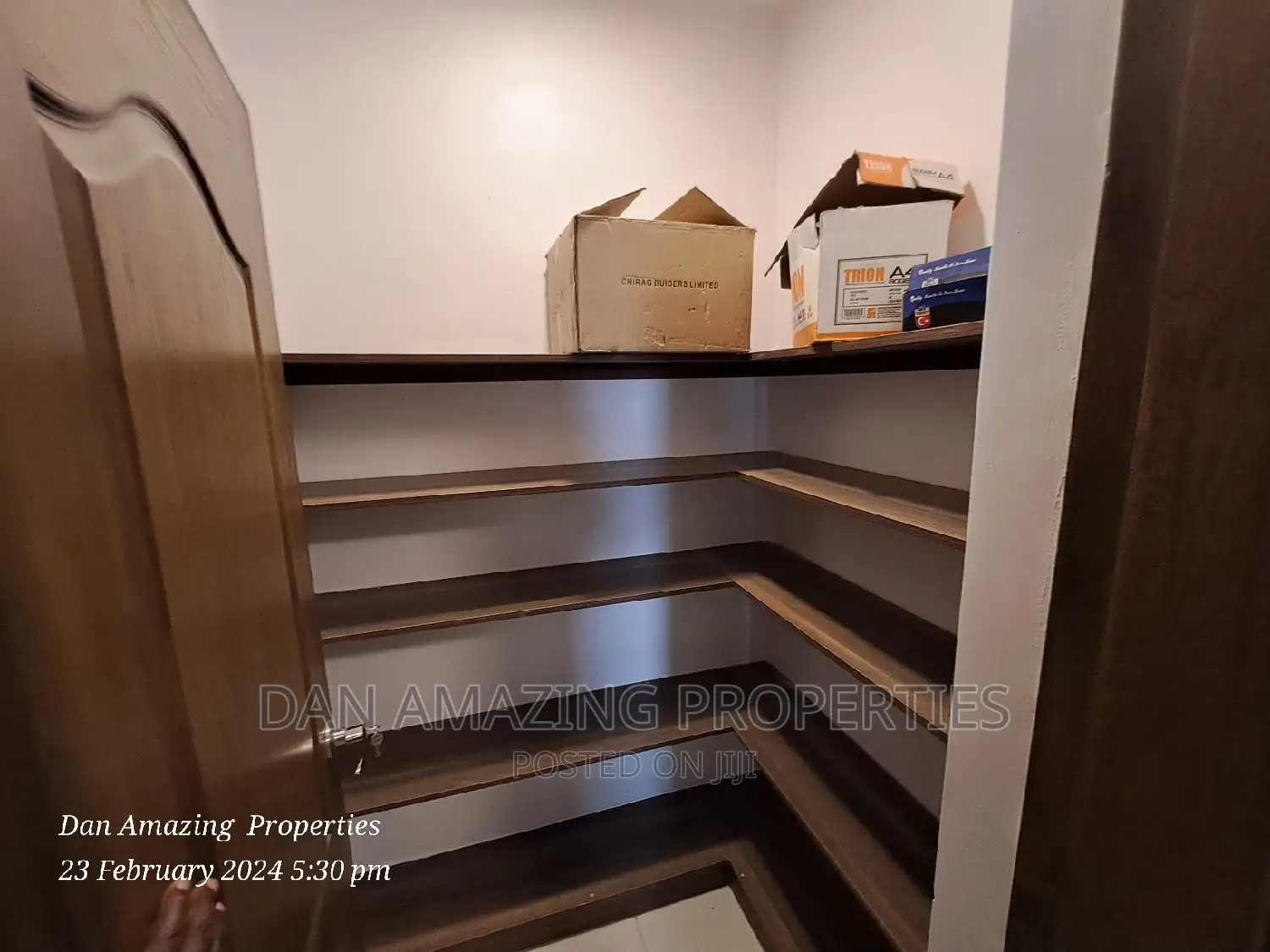 3bdrm Apartment in Airport Rd Ensuite, Gateway Mall Area for sale