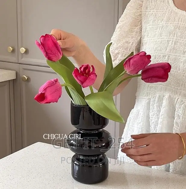*Nordic Flower Vase*
Material: Glass
Perfect