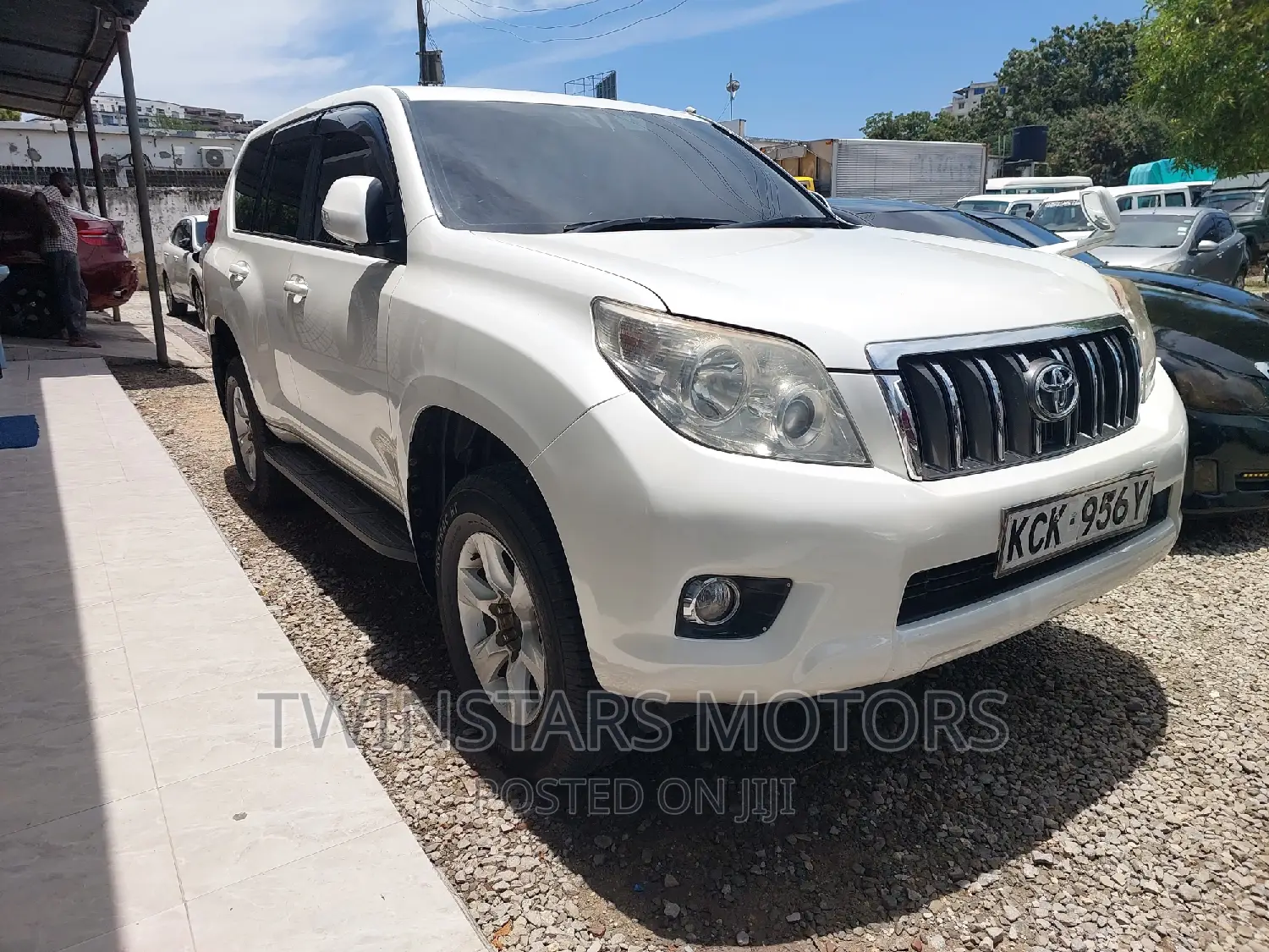 Toyota Land Cruiser Prado 2.7 i 2010 White