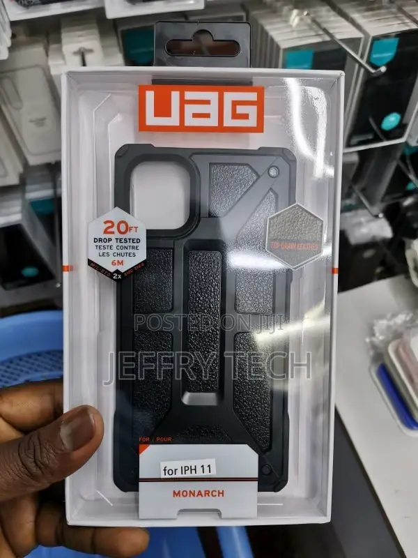 UAG Monarch iPhone 11 Case - Carbon Fibre