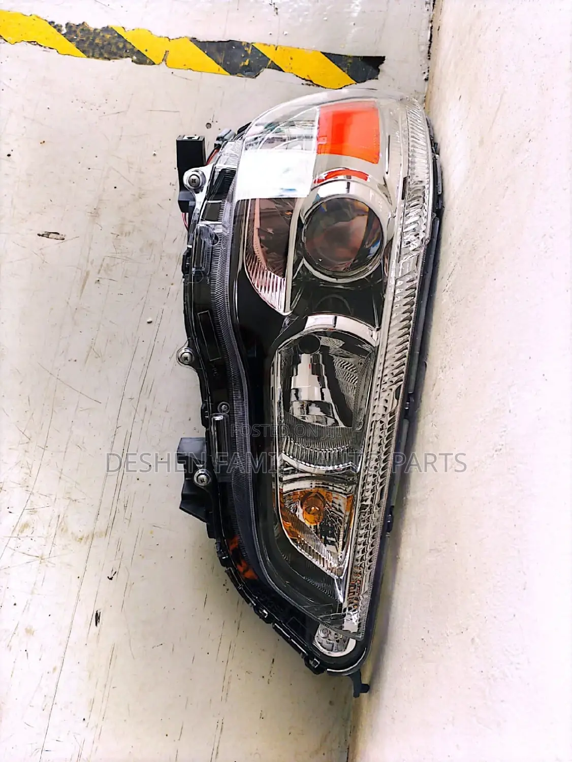Mitsubishi RVR Headlight
