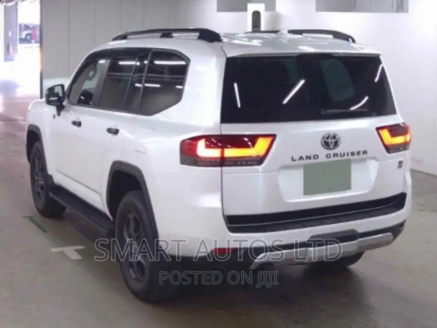 Toyota Land Cruiser 2022 Pearl