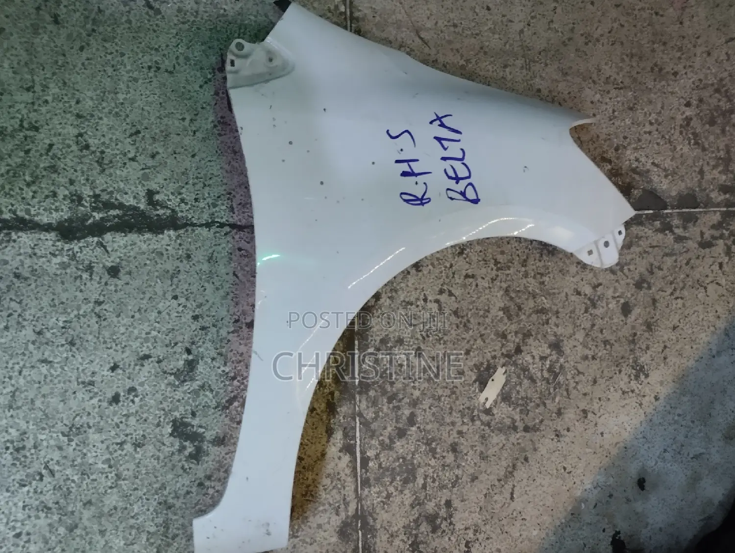 Toyota Belta Front Wing /Fender
