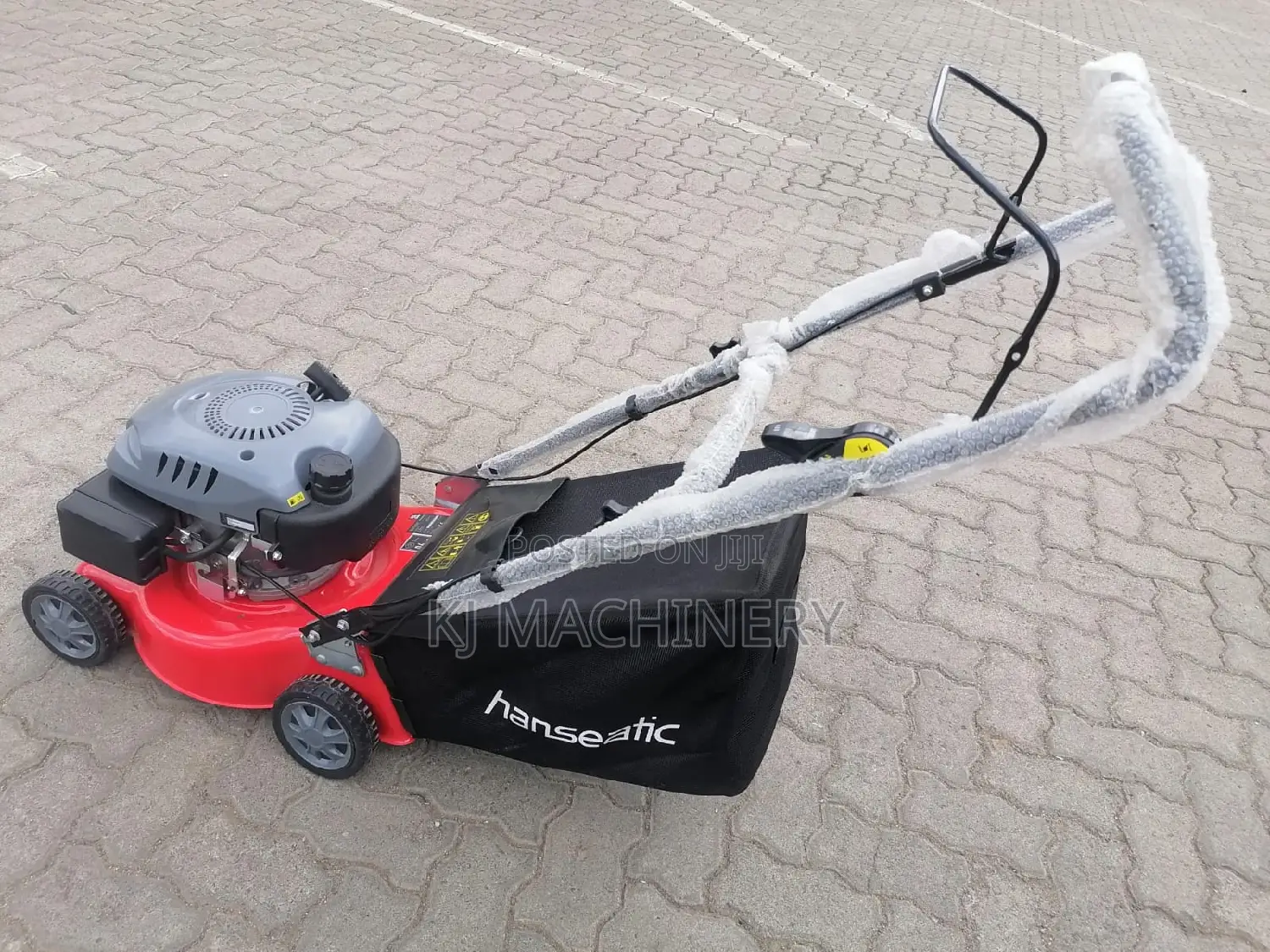 Lawn Mowing Gasoline Sixteen Inches