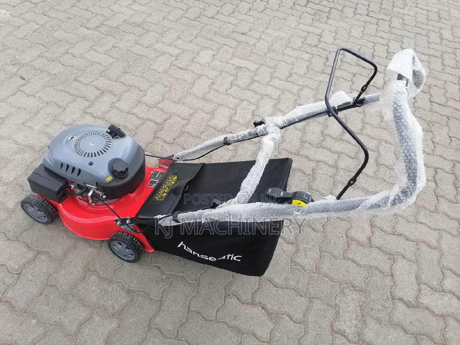 Lawn Mowing Gasoline Sixteen Inches