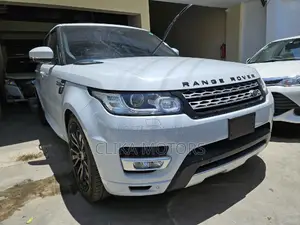 Pre-owned 2017 Land Rover Range Rover Sport SE Td6 4x4 - Premium White Off-Roader