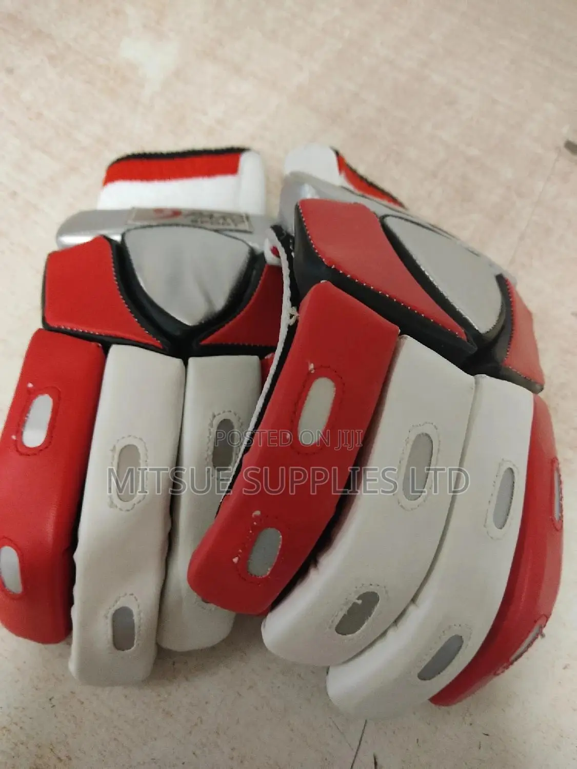A Pair of Sparo Cricket Batting Gloves Junior/Youth