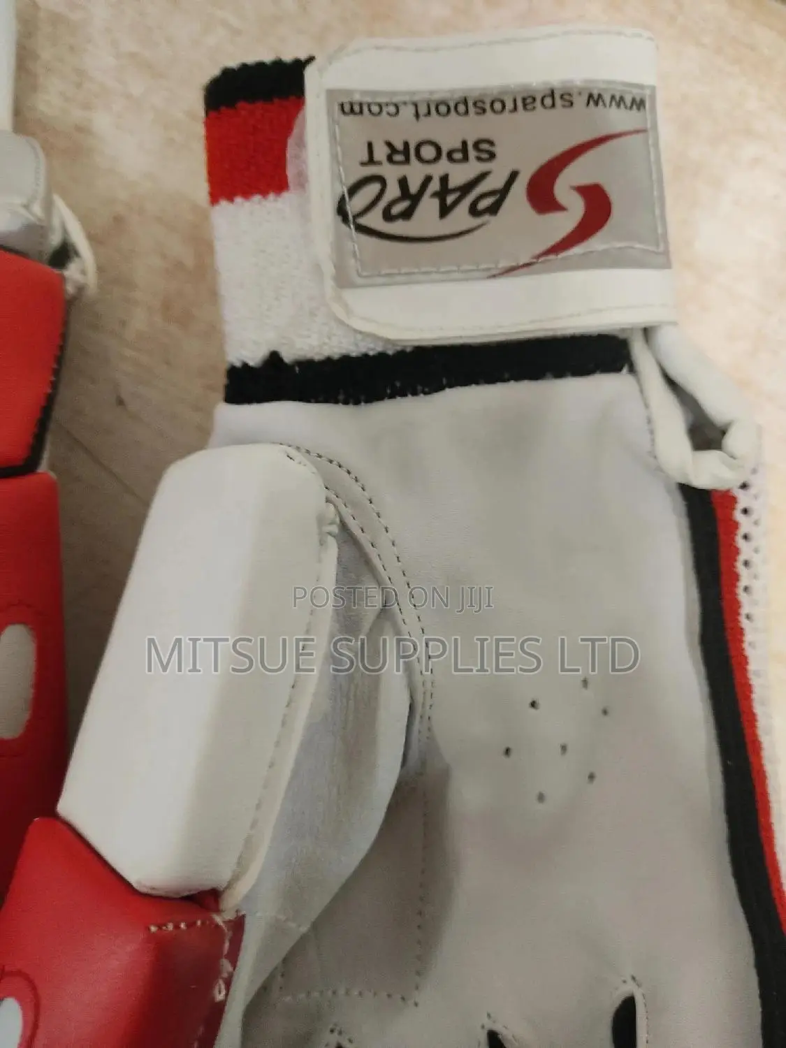 A Pair of Sparo Cricket Batting Gloves Junior/Youth
