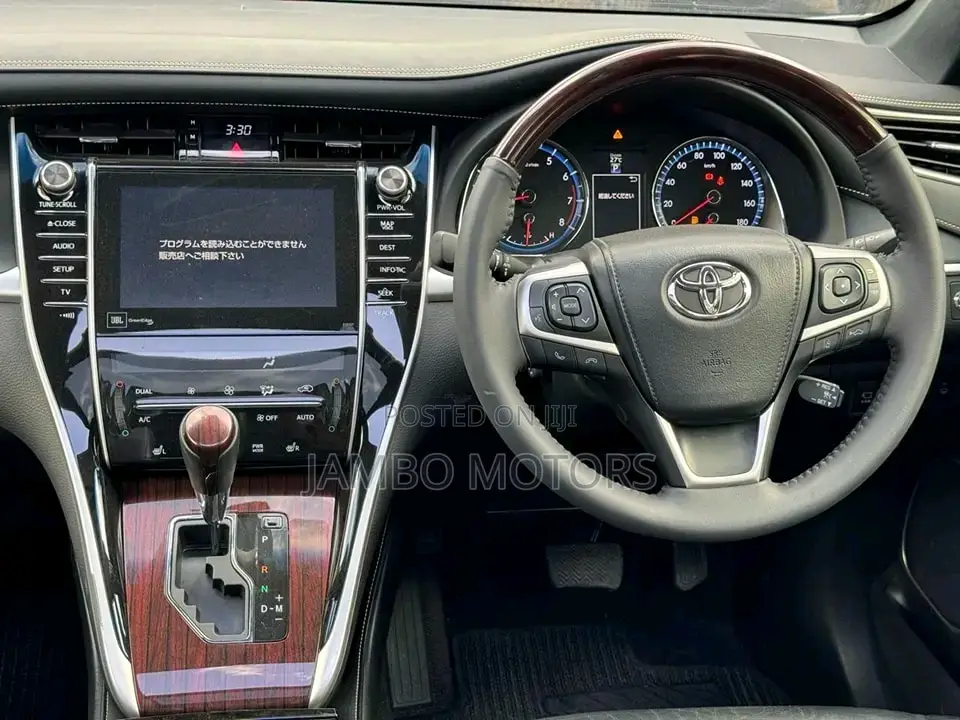 Toyota Harrier 2.0 2017 White
