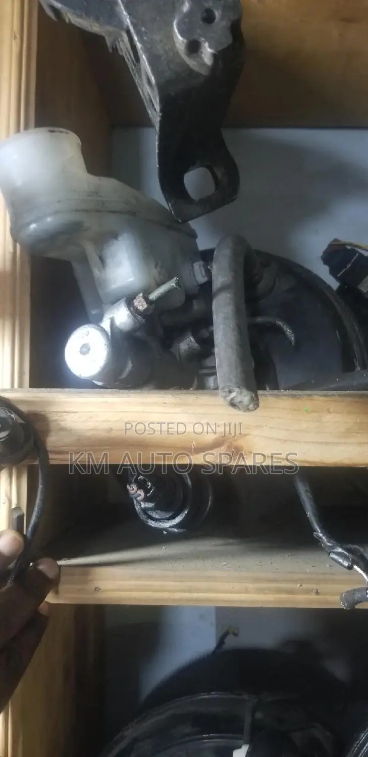 Toyota Vitz Brake Booster/Master Cylinder.