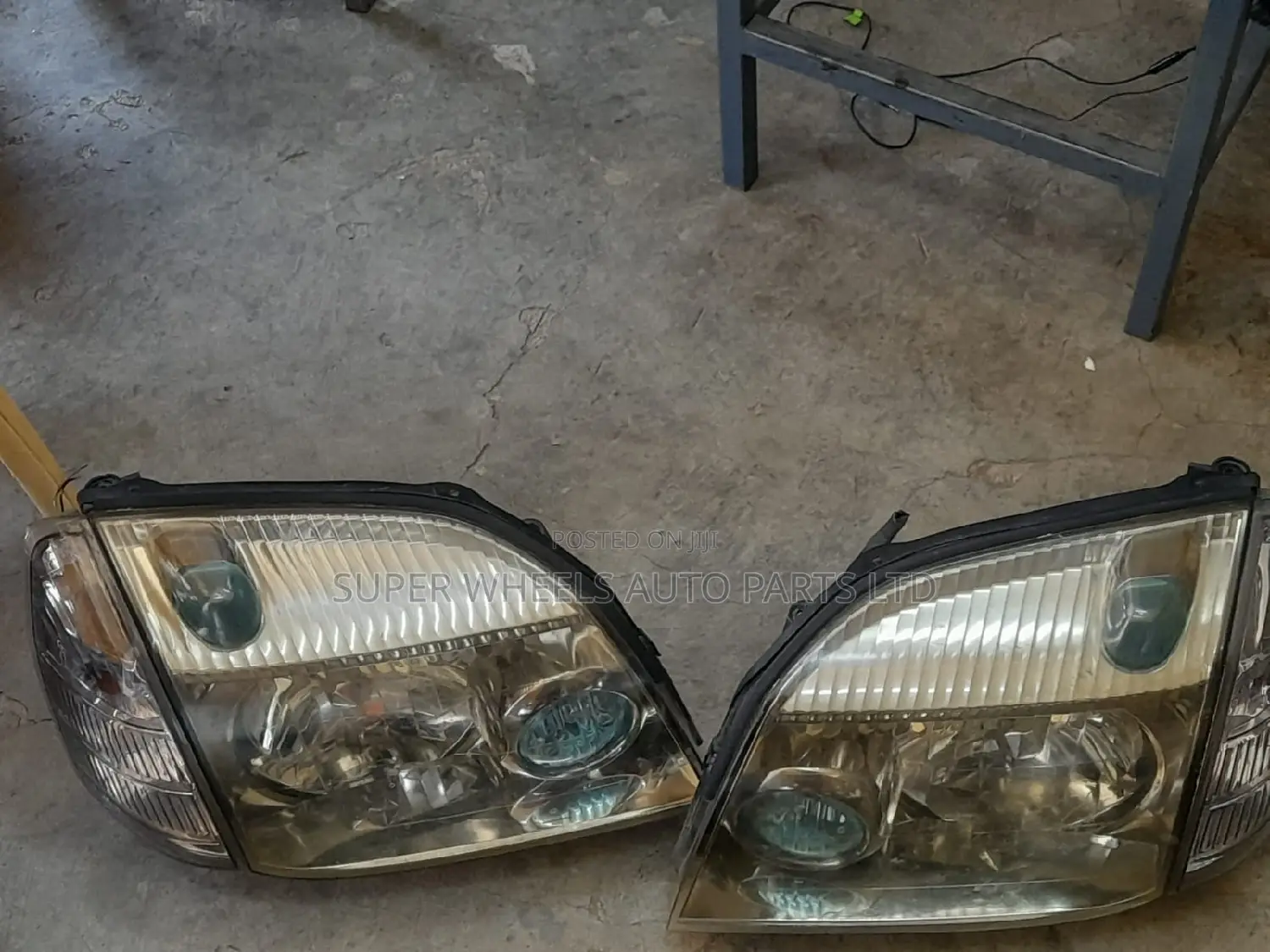 Headlight Nissan Xtrail NT30 Xenon