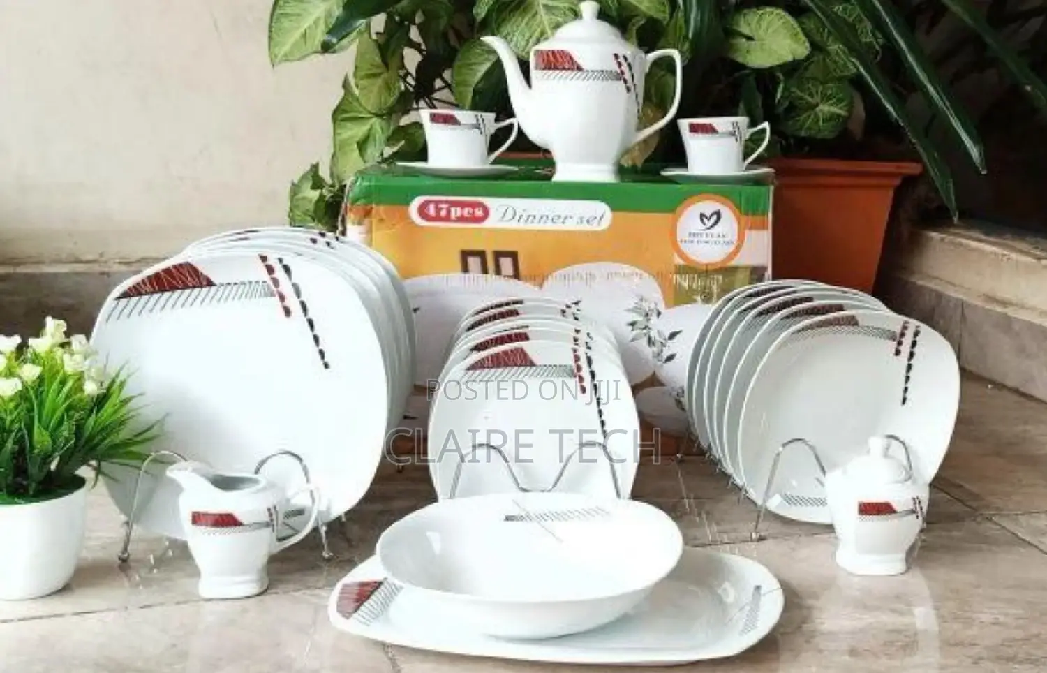 White 47 Pieces Ceramic Dinner Set