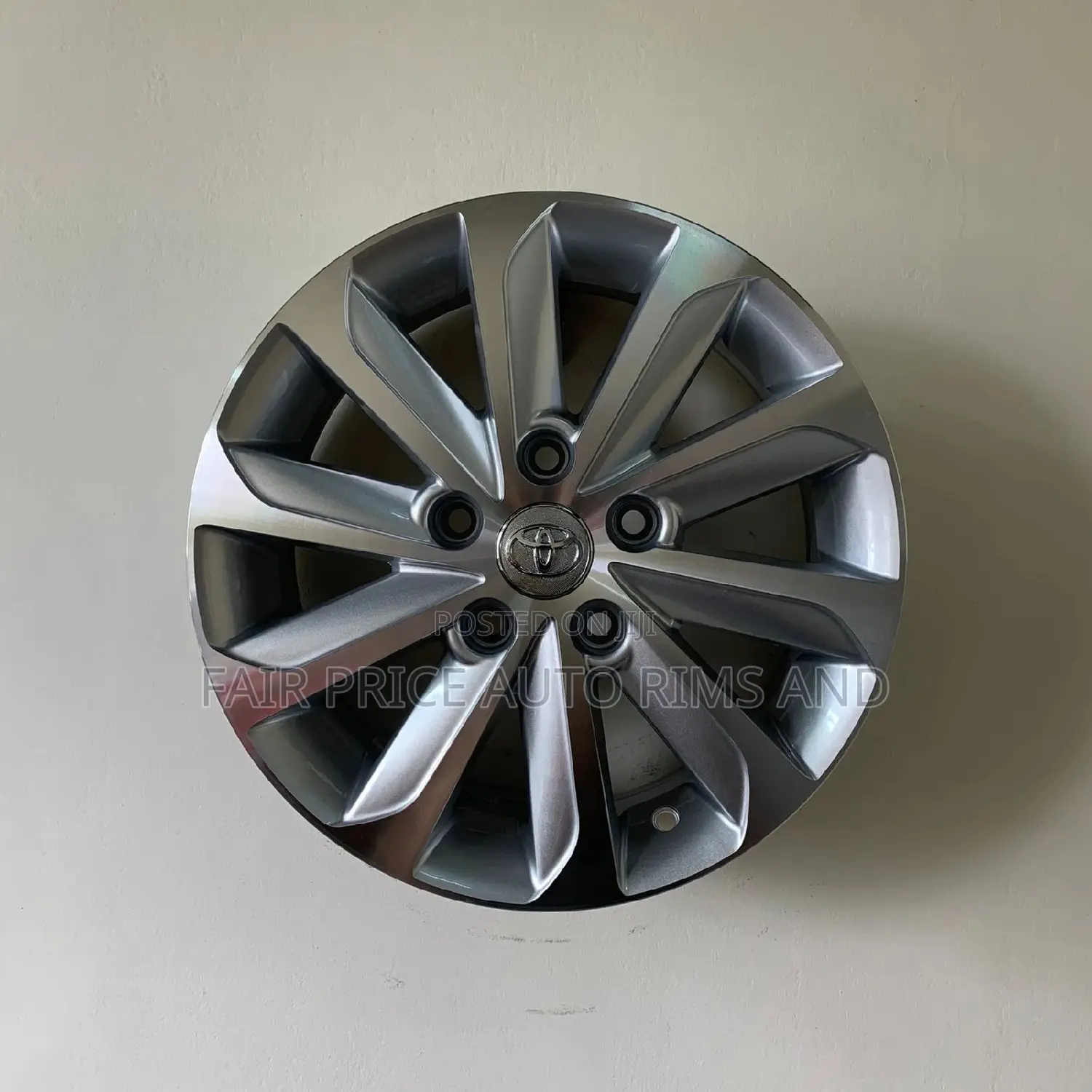 Rims Size 15/5/100 Silver Toyota Rims Durable