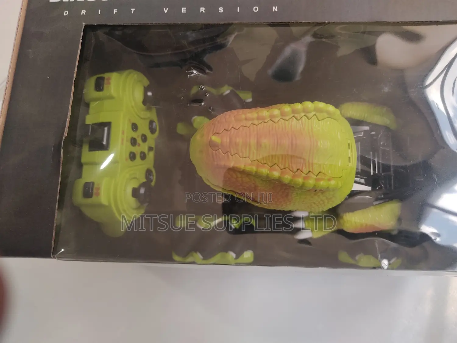 Dinosaur Drift Spray Stunt Car1:18 Scale 2.4ghz ( 33x22x17cm