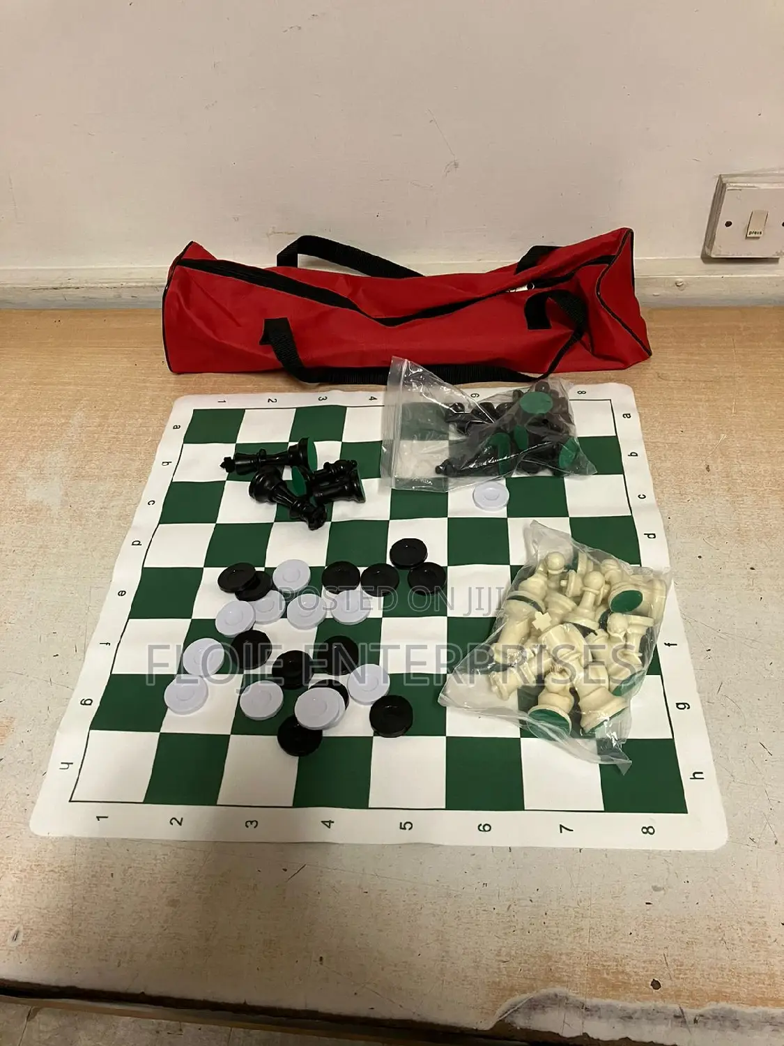 Chess Pu Set- Roll Up Board With Bag