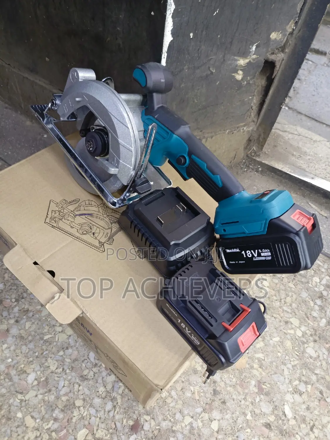 Rechargeable Makita Circular Saw