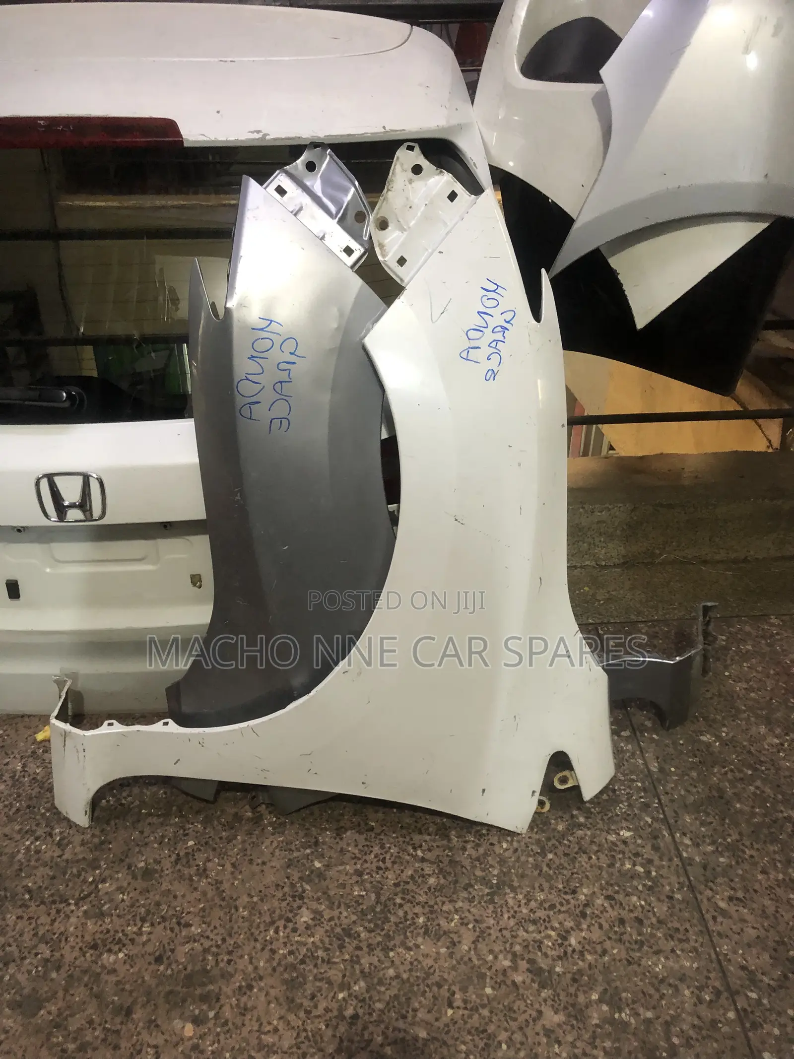 Honda Grace 2015 Fender