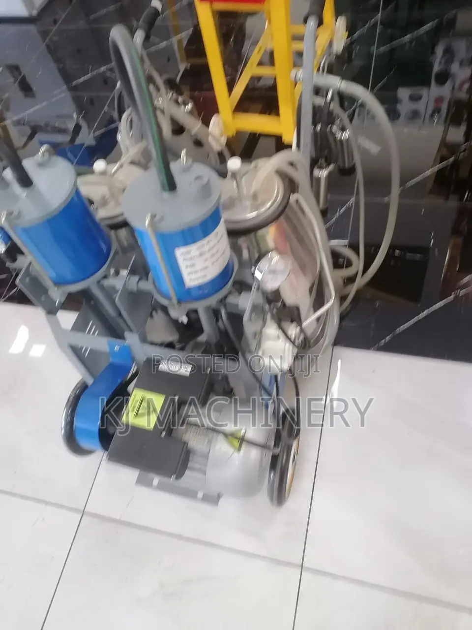 Double Bucket Milking Machine Milano Brand Quality Ae