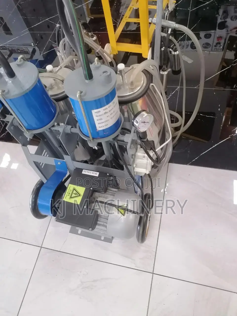 Double Bucket Milking Machine Milano Brand Quality Ae