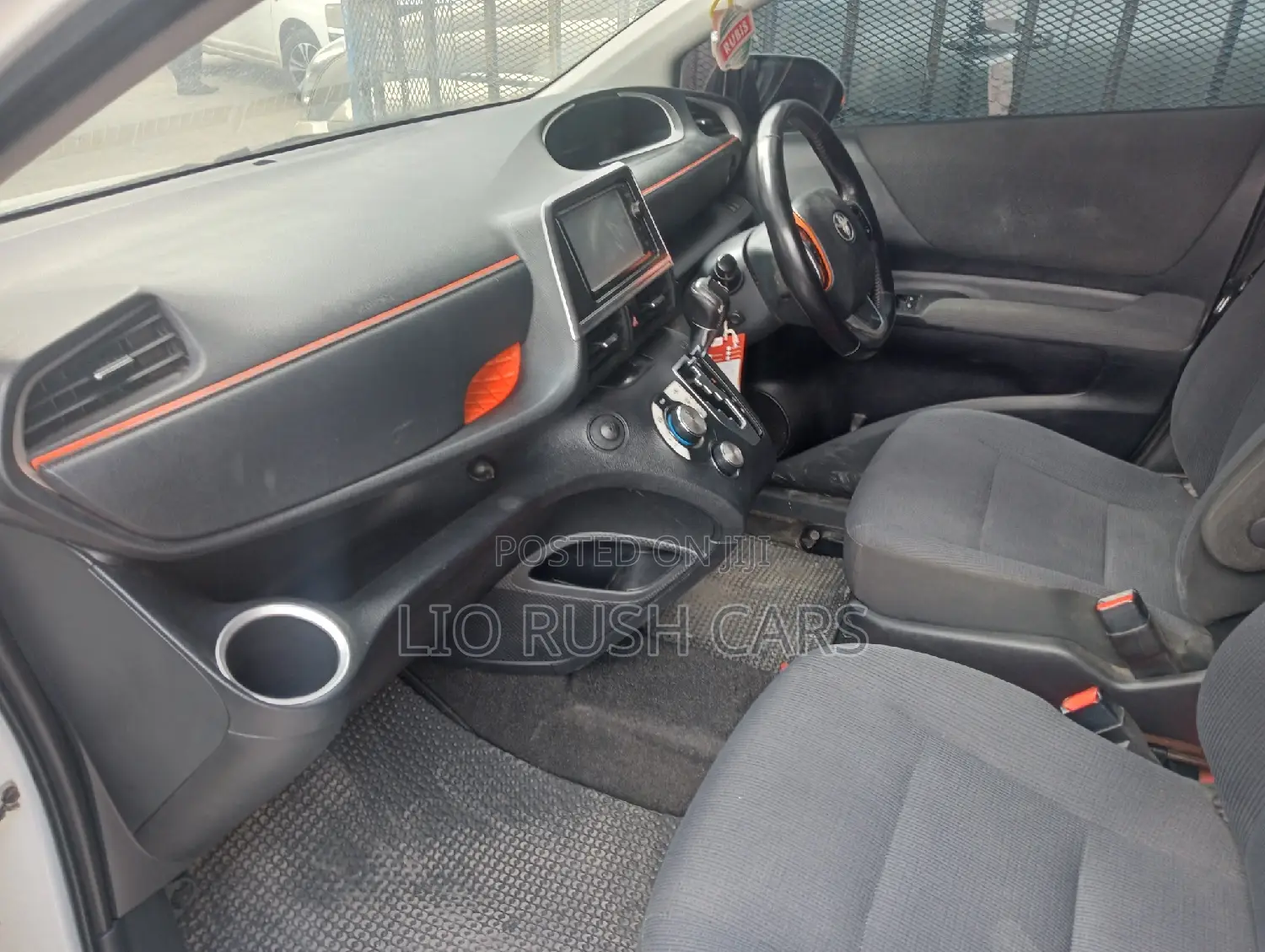 Toyota Sienta 2016 White