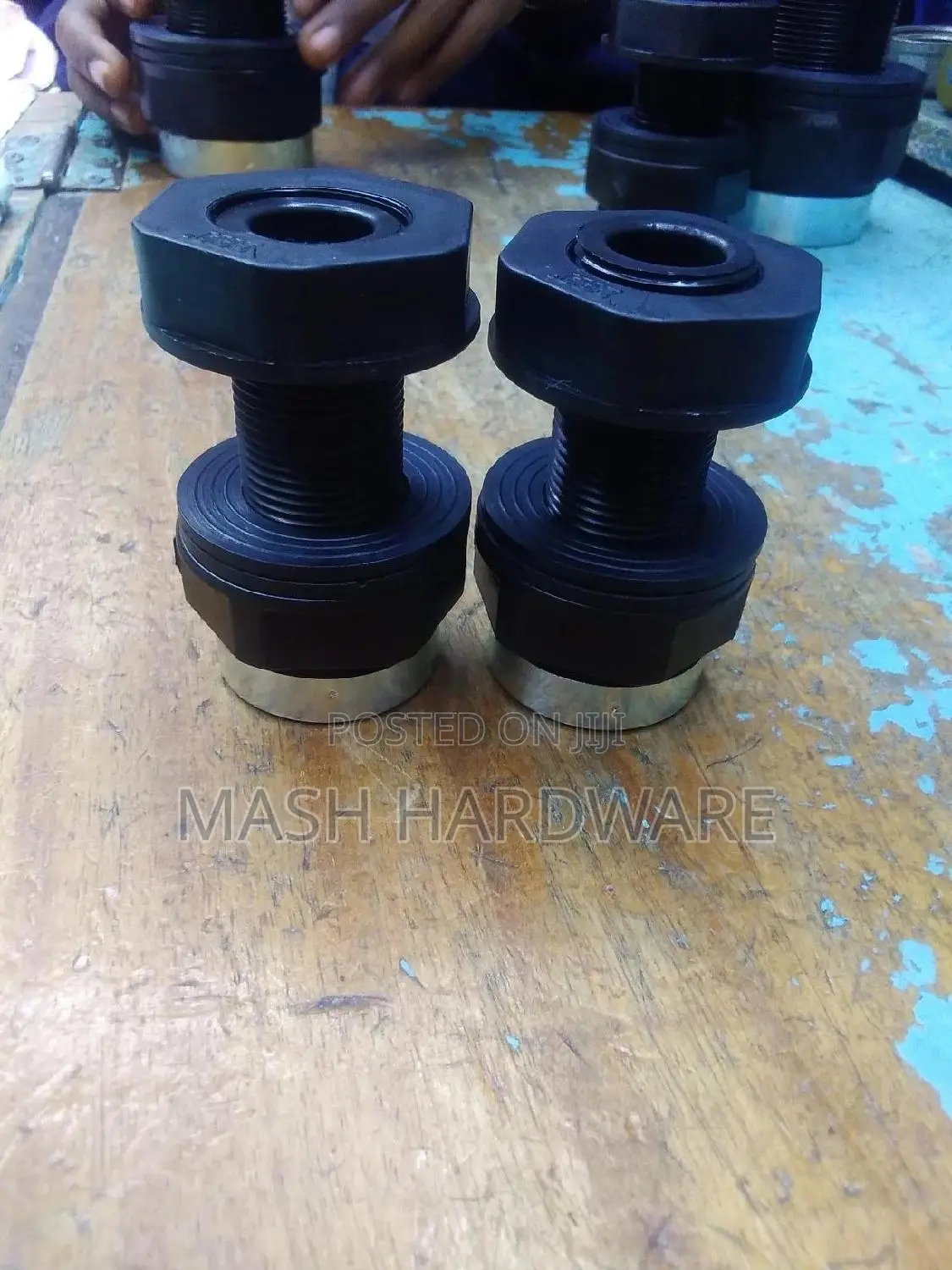 3/4" Tank Connector