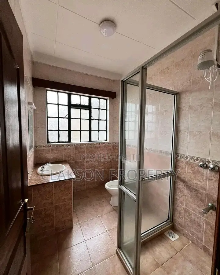 4bdrm Townhouse / Terrace in Lavington for rent