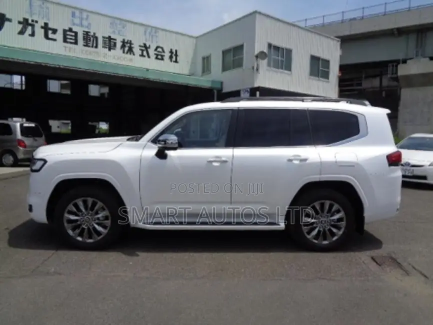 New Toyota Land Cruiser 2023 Pearl