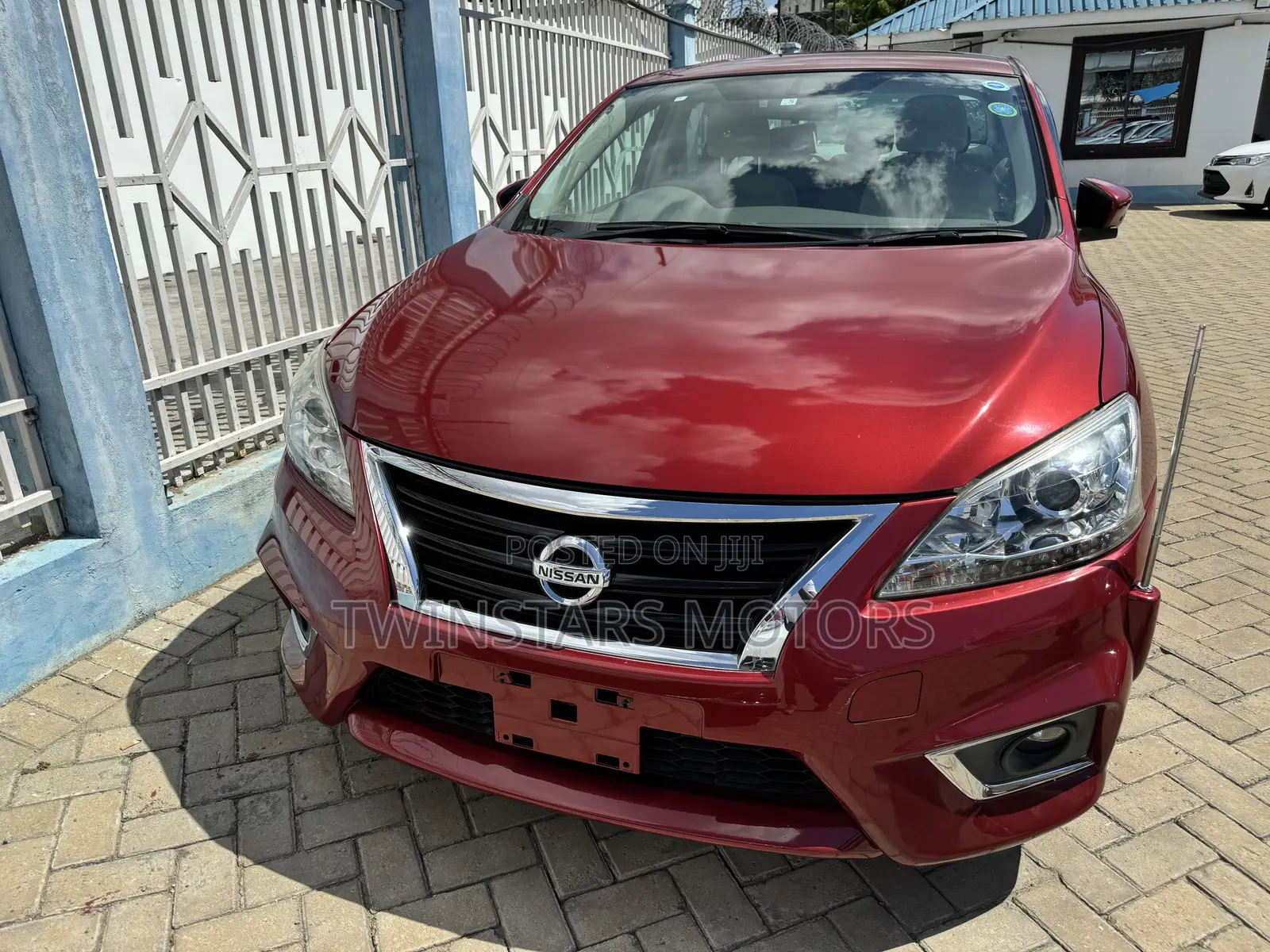 Nissan Bluebird 2017 Red