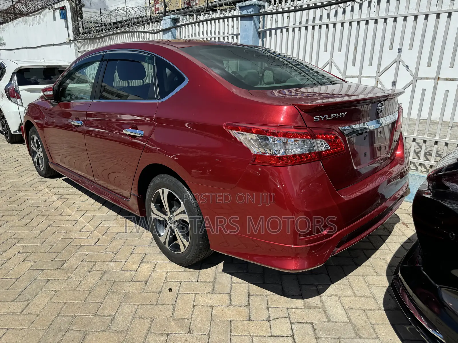 Nissan Bluebird 2017 Red
