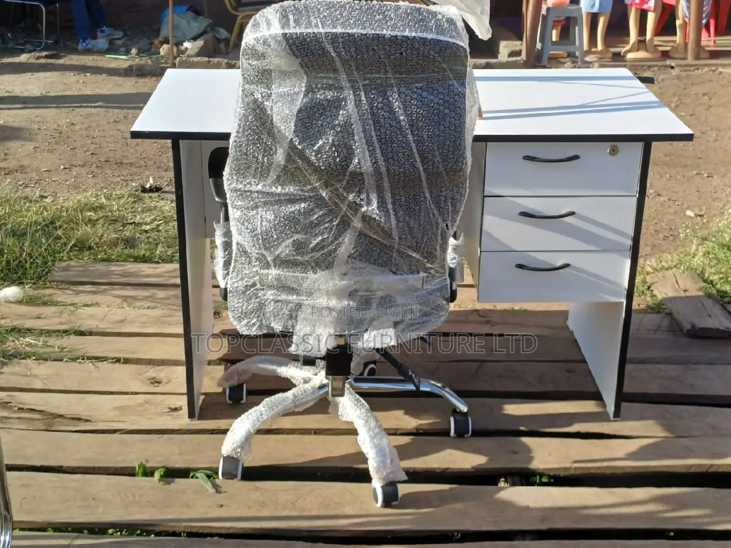 Office Chair/Desk