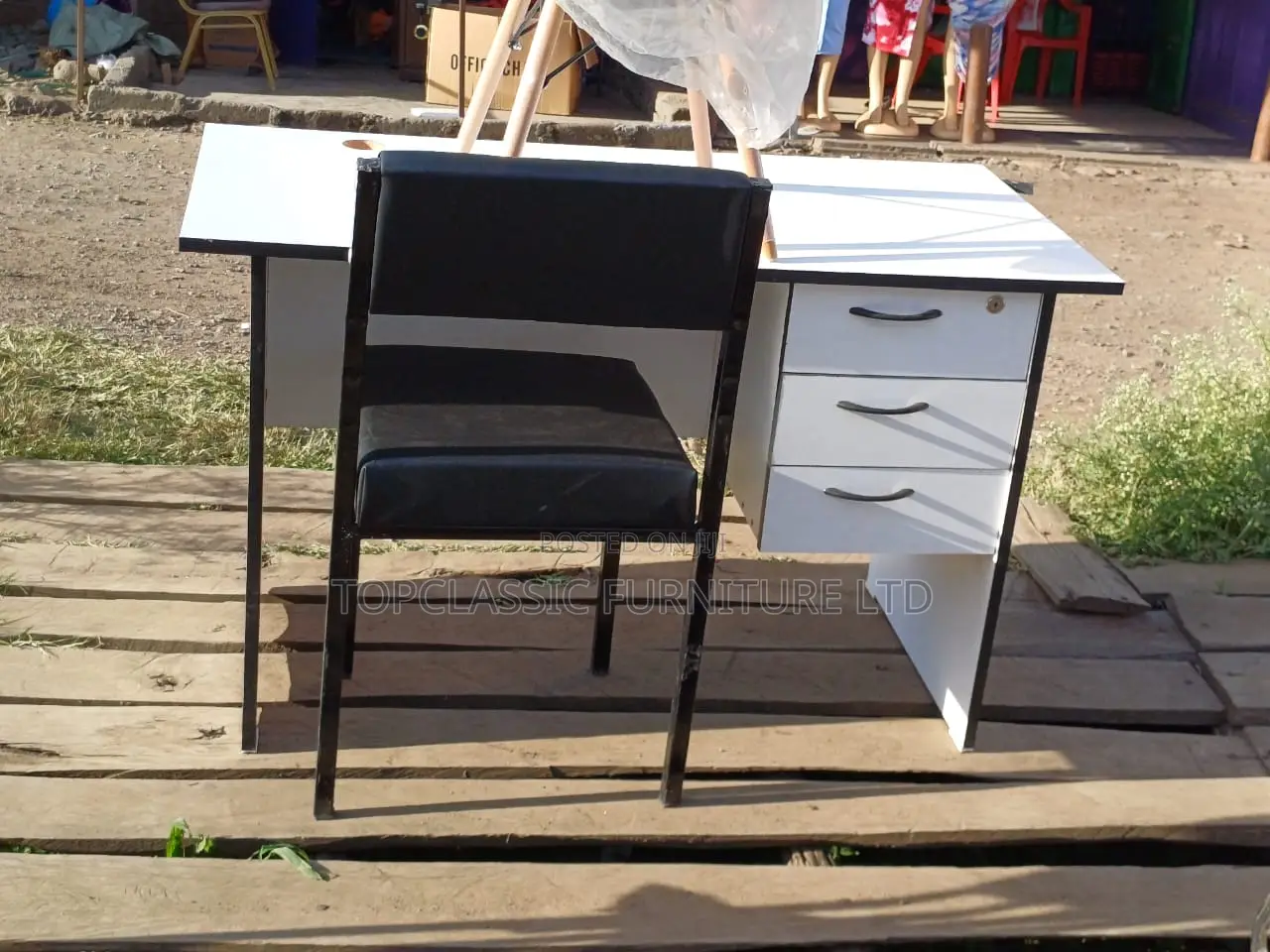 Waiting Chair/Caterina Chair+Office Desk