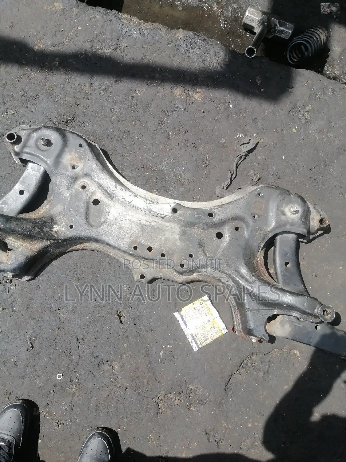 Toyota Premio 240 /Voxy/Noah Crossmember 2wd