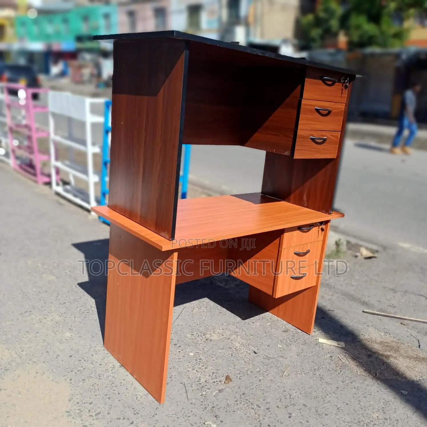 QUALITY OFFICE DESKS Available (Payment on Delivery)