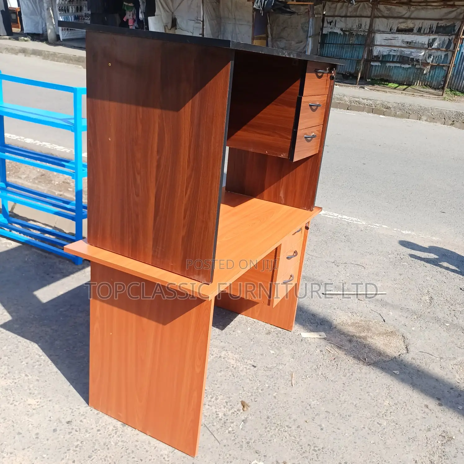 QUALITY OFFICE DESKS Available (Payment on Delivery)