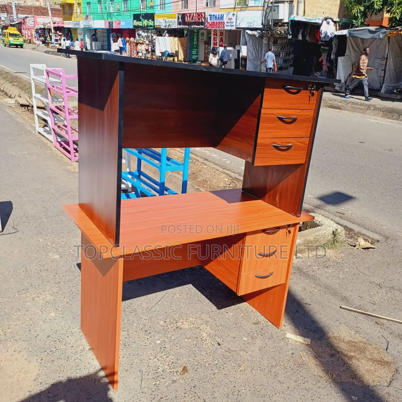 QUALITY OFFICE DESKS Available (Payment on Delivery)