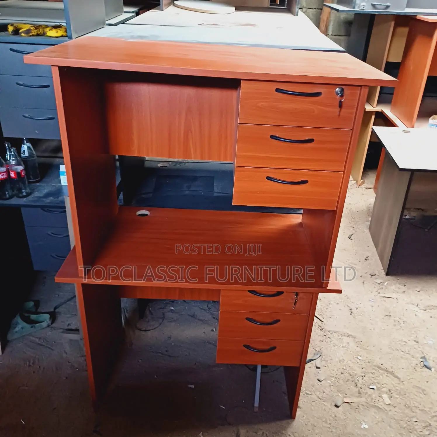 QUALITY OFFICE DESKS Available (Payment on Delivery)