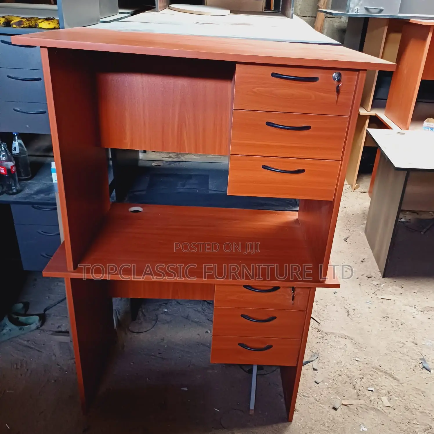 QUALITY OFFICE DESKS Available (Payment on Delivery)