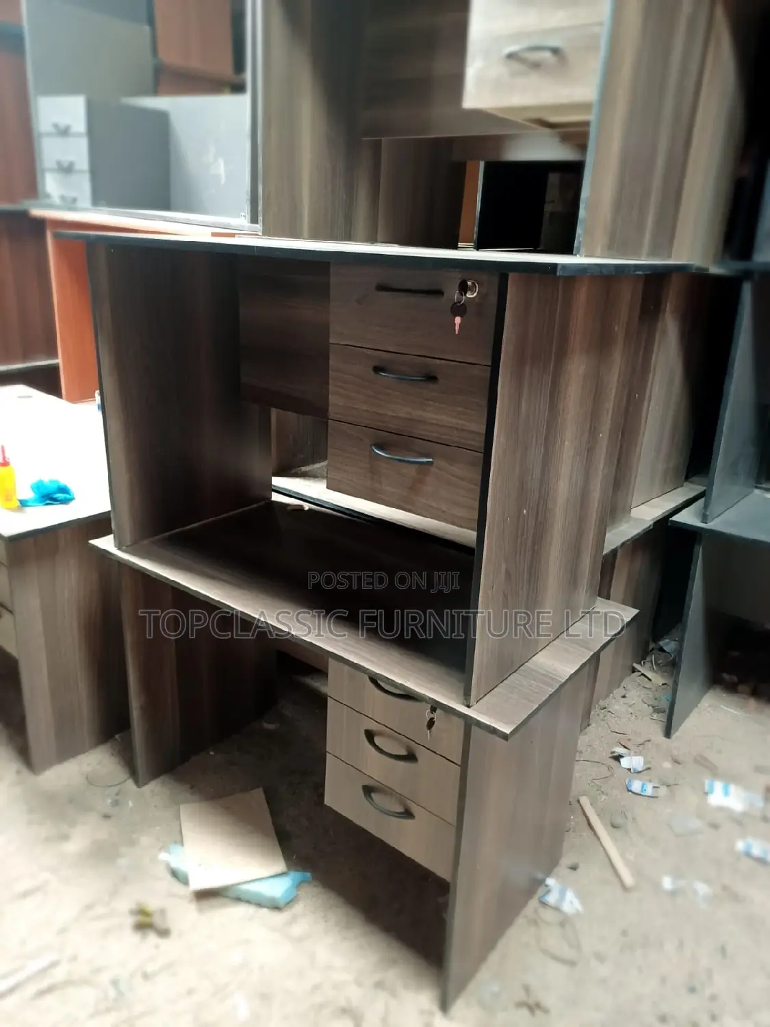 QUALITY OFFICE DESKS Available (Payment on Delivery)
